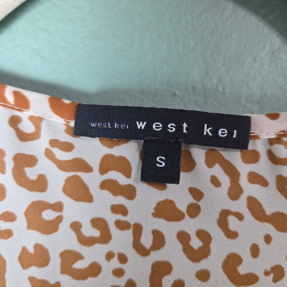 West Kei Womens White Tan Animal Print Blouse Top Size Small - Picture 3 of 7